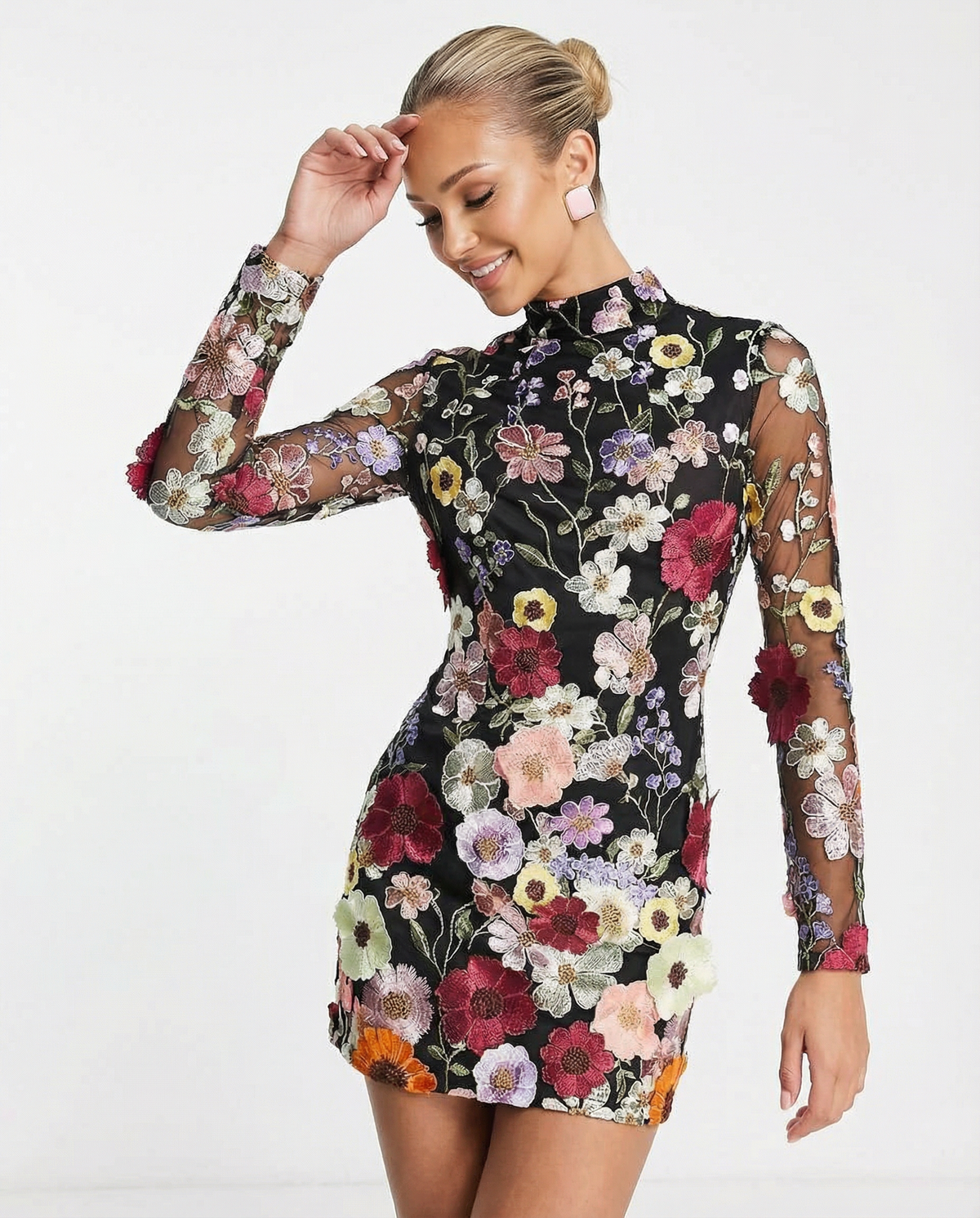 Amara • Vestido Mini Bordado