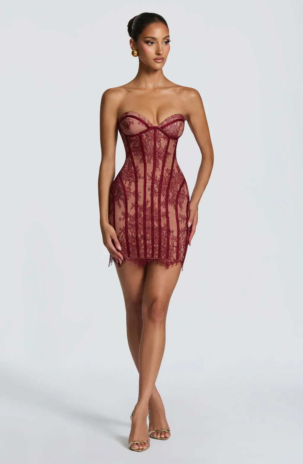 Aveline • Vestido Corto de Encaje Sculptural