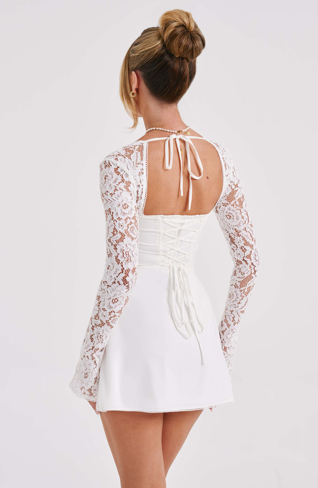 Isabella • Vestido Mini Noir Lace