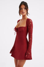 Isabella • Vestido Mini Noir Lace