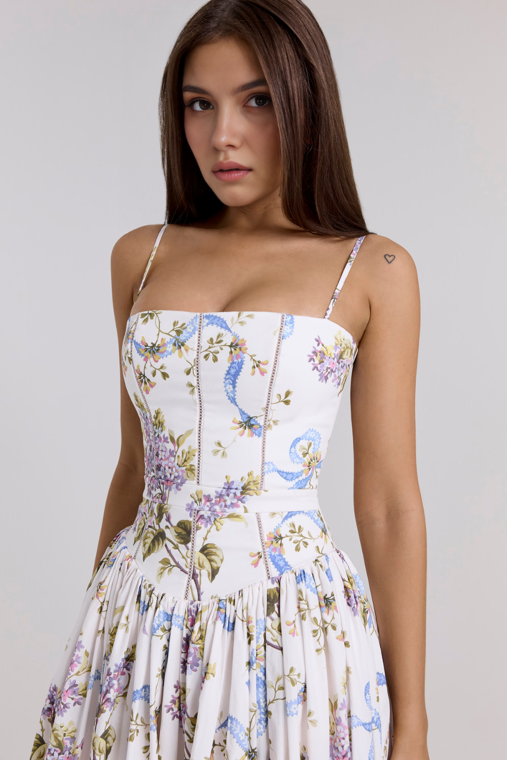 Estela • Elegant Midi Dress